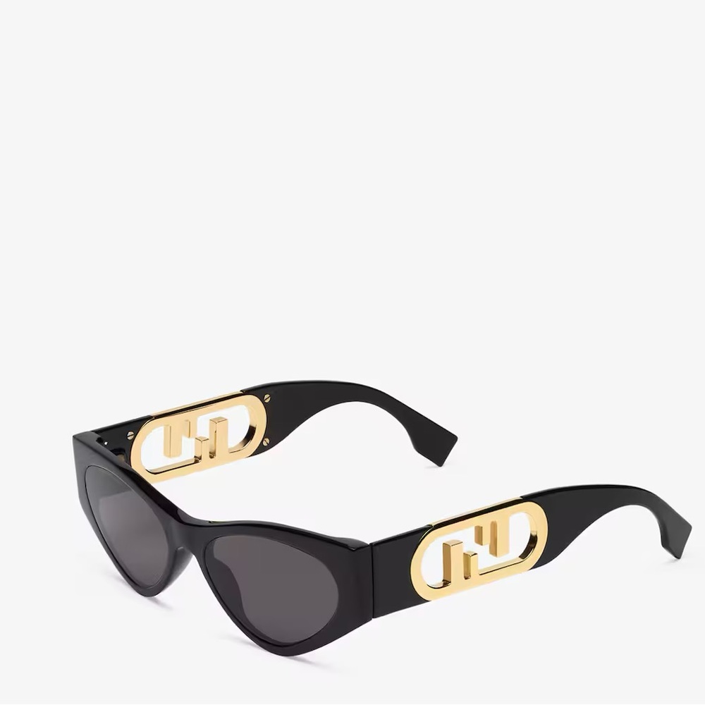 Cat eye fendi sunglasses comes